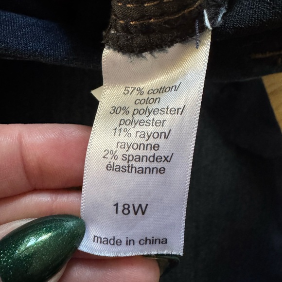 m jeans High Rise Hem Cropped Jean (Maurices) - Picture 7 of 10